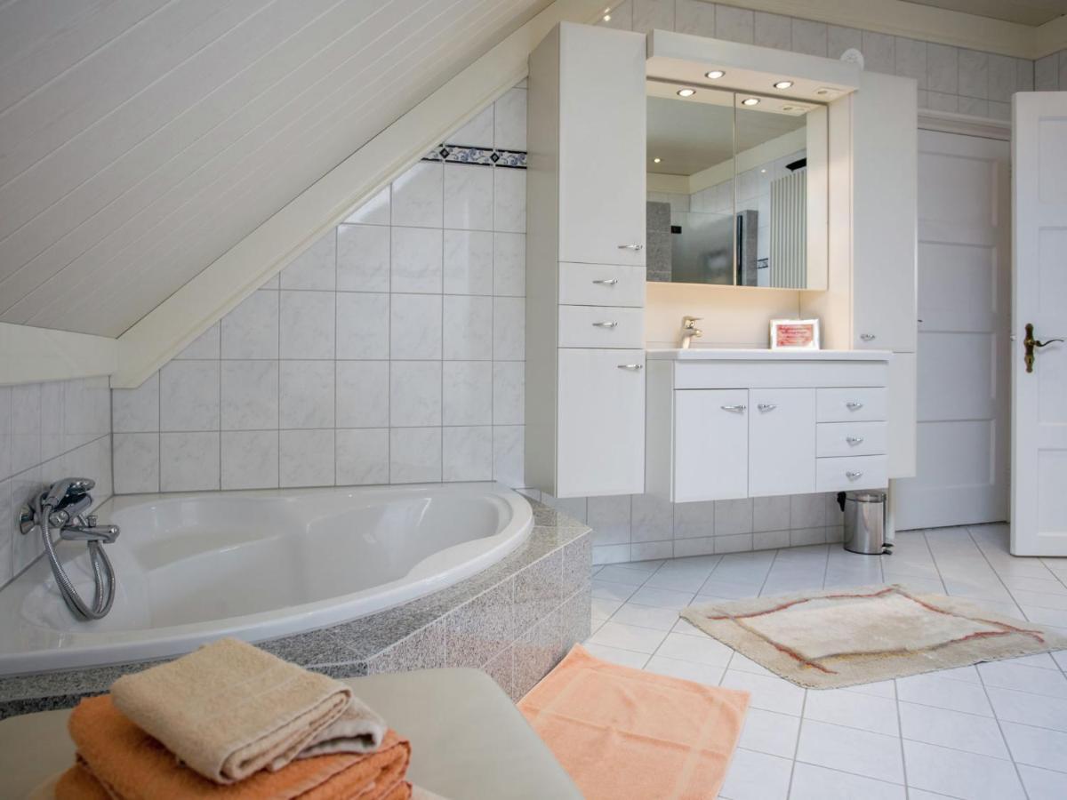 Boutique Apartment In Ritthem With Terrace Eksteriør billede
